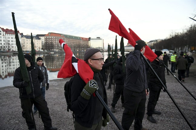 Kohti vapautta, "mot friheten" beskrivs av arrangörerna som en nationalsocialistisk manifestation. Demonstrationen börjar i Kajsaniemi och bär genom Berghäll till Tölö. Deltagarna bär flaggor med hakkors.