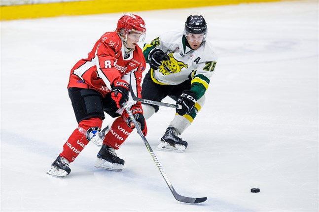 Santeri Haarala, här hemma mot Ilves, gjorde ett av Sports mål borta mot Blues.