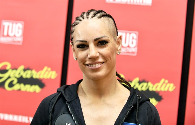 Eva Wahlström säger att hon är jättelycklig över chansen att få boxas mot Katie Taylor.