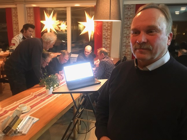 Enligt projektledare Tore Regnell backar man planerna på vindkraft intill Adamsfall. I stället planeras Björkbacken vindpark i Jussila rymma samtliga turbiner, eller 28 vindkraftverk.