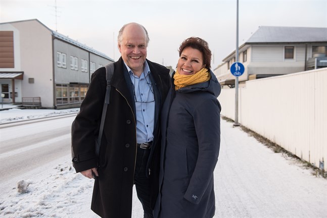 Arja Koriseva valde under 2019 att fira sitt 30 års jubileum som artist med Raimo Vertainen och hans tango- och underhållningsorkester Guardia Nueva.