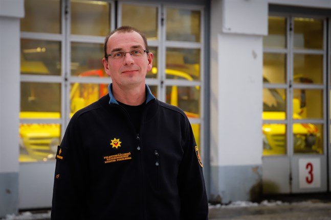 Krister Fogelberg säger att räddningsverket allt oftare får rycka ut för att hjälpa andra myndigheter.