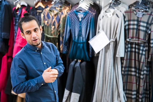 Masood Abdulkadr Ahmad vill inte gå sysslolös. Han ser fram emot de möten med människor som hans nya butik leder till.