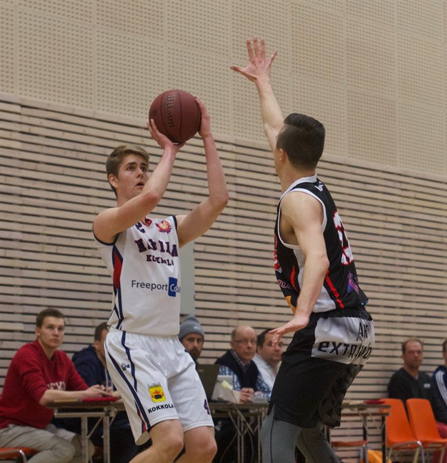 Joni Pohjonen gjorde ligadebut på onsdagen. Här ännu i Kokkolan NMKY:s spelskjorta