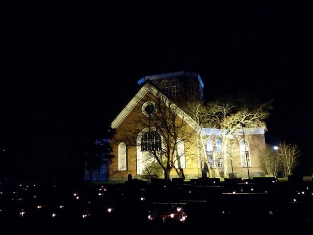 Nu reagerar församlingsmedlemmarna. Enbart under en vecka i januari har fler skrivit ut sig ur kyrkan i Kristinestad än vad fallet var för årets fyra första månader i fjol. På bilden Lappfjärds kyrka.
