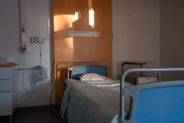 Hur motiverar vi gränsen för vad som får kosta och var samhället stiger in? Varför har vi lämnat sjukvården utanför? skriver Rebecca Åkers i sitt debattinlägg.