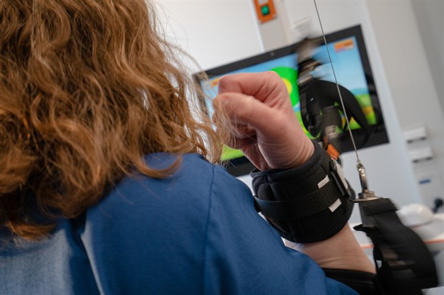 Den ett år gamla avdelningen för neurologi och krävande rehabilitering mister fem vårdplatser och fem vårdare om ledningens förslag går igenom.