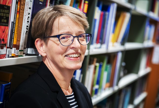 Christina Flemming, nu vicedirektör på Tritonia men snart pensionär, i den miljö där hon trivts bäst.