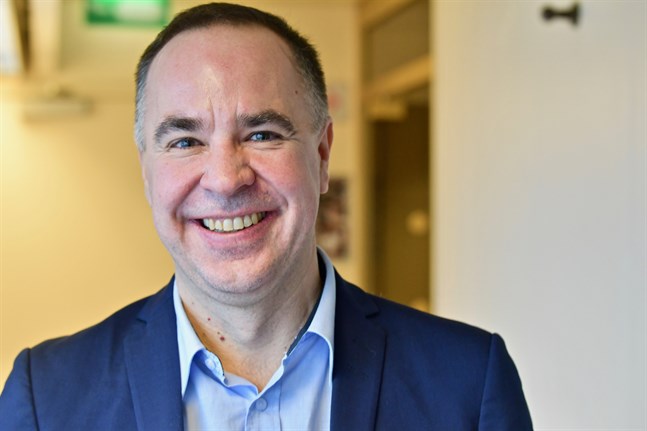 Jens Berg ställer upp i vårens riksdagsval för SFP (obunden).