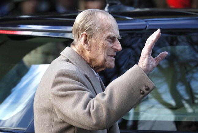 Den 97-årige prins Philip tar farväl till bilkörning och återlämnar sitt körkort. Arkivbild