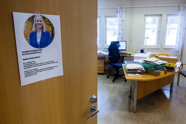 När Kronoby kommun höll öppet hus i kommungården i februari 2019 var det väl ingen som anade att Malin Brännkärr skulle bli tjänstledig för att jobba som statssekreterare.