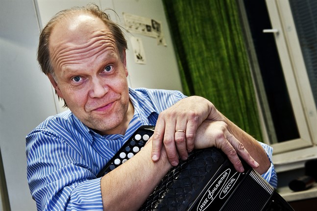 Raimo Vertainen har provat på covidintyg i Tyskland och tycker de fungerar fint. Han skulle gärna använda dem även i Karleby.
