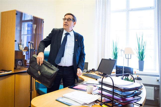 Men sina långa orderböcker släpar exportindustrin normalt efter vid konjunkturnedgångar. Men nu finns skäl till oro, enligt Kaj Suomela.