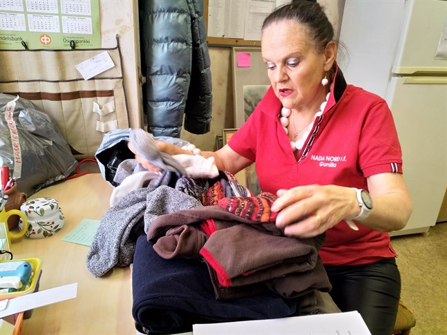 Gunilla Luther-Lindqvist tycker att Nada-Nord har medvind trots att de varken kan ha sitt loppis öppet eller åka på hjälpresor just nu. "Det råder en härlig hjälparanda", tycker hon.