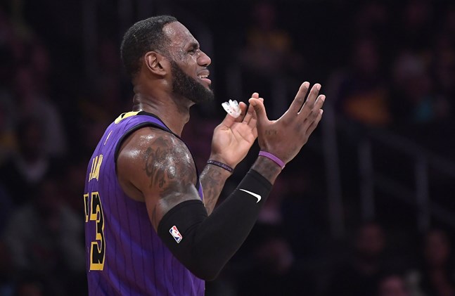 Los Angeles Lakers superstjärna LeBron James under förlustmatchen mot Brooklyn Nets.