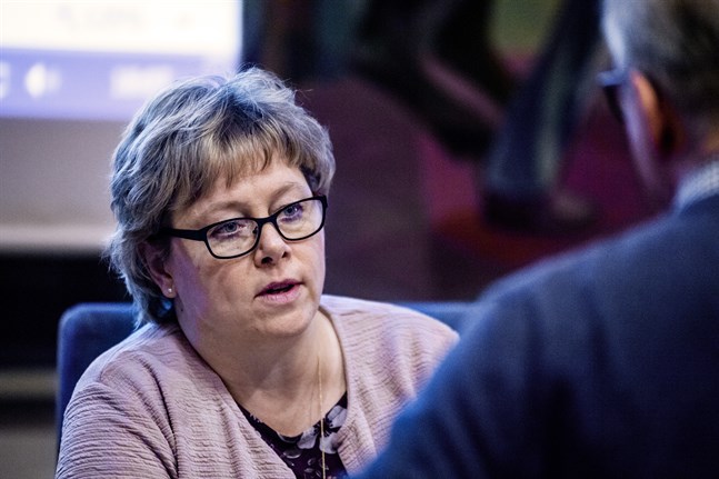 Stadsdirektör Stina Mattila är oroad över hur vårdkostnaderna utvecklas.