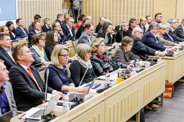 En fullmäktigeledamot har rätt att lämna in en motion för att lägga fram ett förslag.