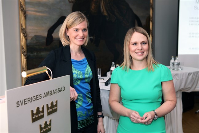 Etikexperterna Anna Romberg och Niina Ratsula har analyserat hur de etiska värderingarna förverkligas på arbetsplatserna i Finland, Sverige och Norge.