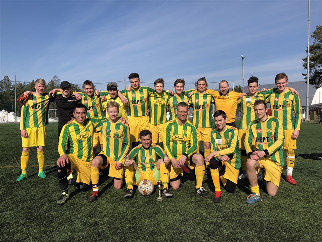 Terjärv US lag efter seger i en turnering i Karleby våren 2019.