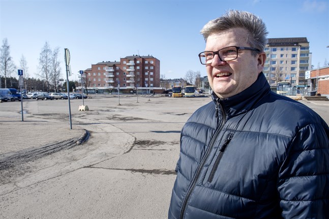 Vd Håkan Nyman säger att intresset för att bebygga Järnvägstorget fortfarande lever.