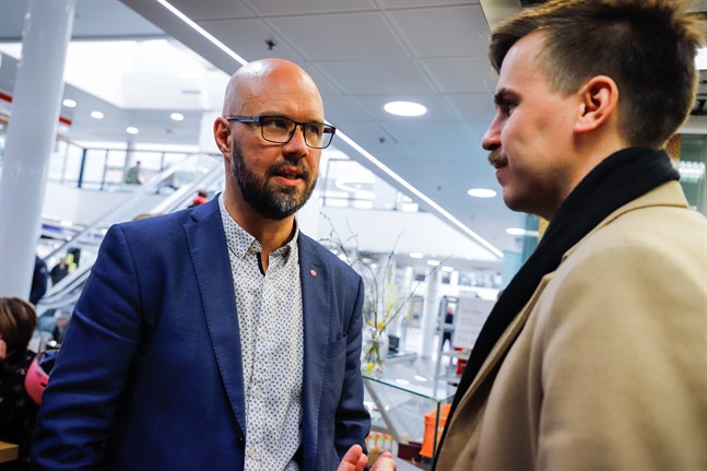 Kim Berg och Matias Mäkynen är socialdemokratiska riksdagsledamöter från Vasa.