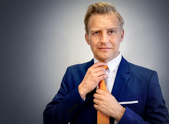 Janne Grönroos är ursprungligen från Ekenäs och studerade och bodde i Vasa under många år.