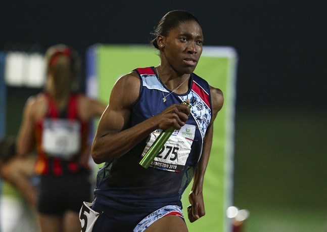 Caster Semenya i ett lopp i Johannesburg för en knapp vecka sedan. I morgon tävlar hon i Doha.