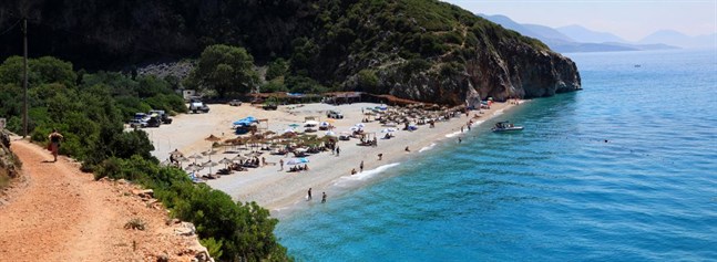 Den mytomspunna stranden i Gjipe.