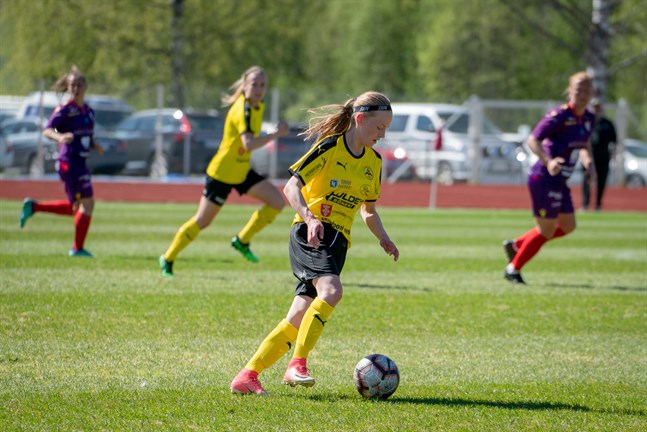 Tilde Hellund i aktion för IK Myran mot Åland United under den gångna säsongen.