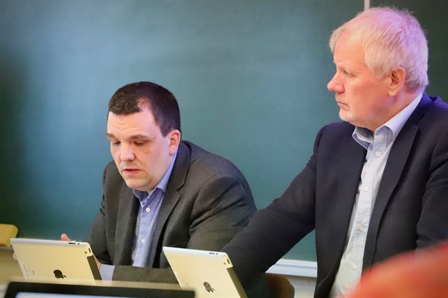 Marcus Nordmyr och Sven-Erik Bernas fick förnyat förtroende som ordförande för fullmäktige respektive styrelsen i Korsnäs.