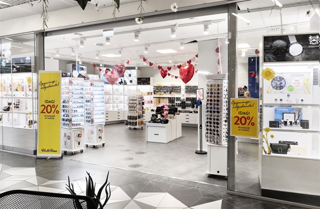 Ur & Penn-kedjan har i dag över hundra butiker i Sverige och Finland.