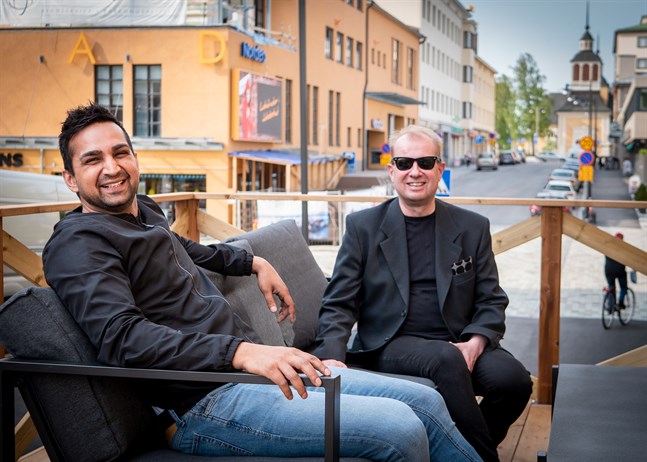 Sunny Sharma och Christian Irjala tar en bit av det äkta Indien till Jakobstad.