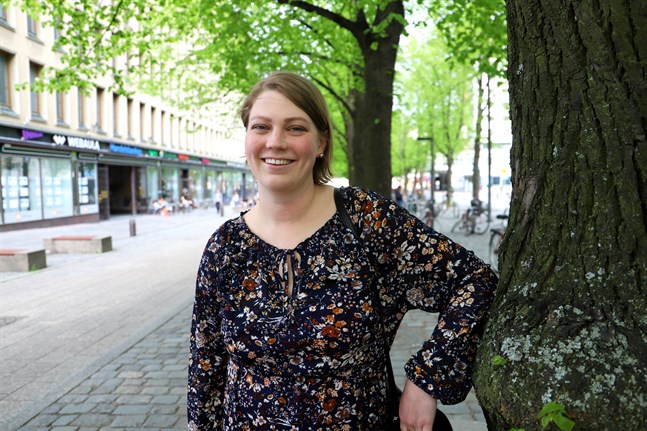 Feminismen och den feministiska analysen är bra verktyg, säger Sandra Holmqvist.