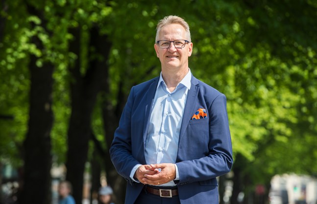 Juha Häkkinen är stolt över att få jobba för regionens företag.