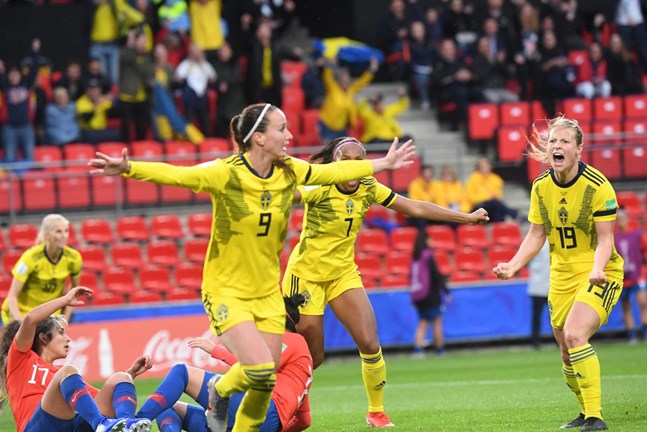 Kosovare Asllani gjorde 1–0 målet i VM-premiären mot Chile, som Sverige vann med 2–0.