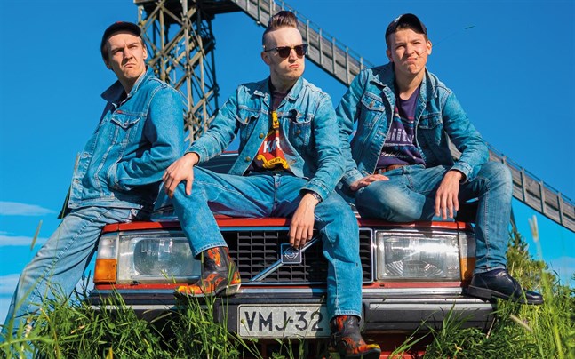 Vörjeans är, från vänster, Freppa (Kevin Holmström), Määnin (Axel Åhman) och Tommy (Jakob Norrgård).