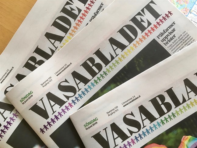 Egentligen förstår jag att den tryckta versionen innebär såväl tryck- som distributionskostnader, men sådana utgifter finns inte för e-tidningen, skriver Kaj Enholm om att e-tidningen ska kosta för de som gått i pension från HSS Media.