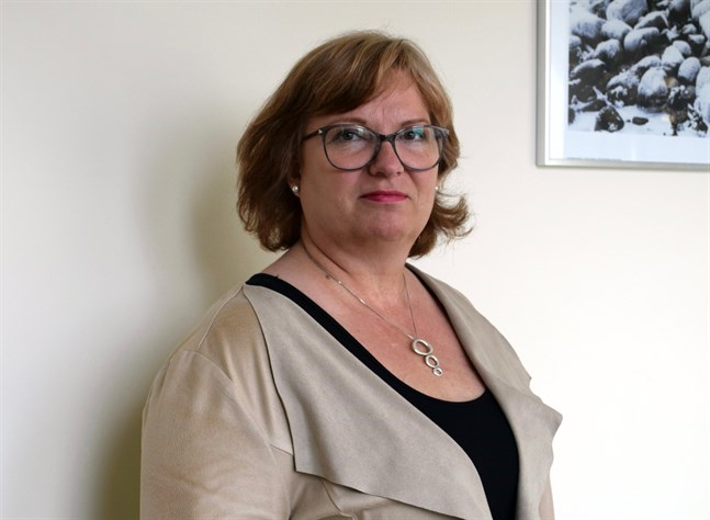 Det inte ändamålsenligt att kommunerna själva ska erbjuda specialtjänster som till exempel talterapi, autismhandledning, pedagogisk handledning och psykologtjänster, säger Sofia Ulfstedt, samkommundirektör för Kårkulla.