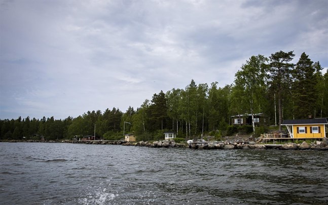 Sommarstugor och strandtomter sålde bra i fjol. Här en arkivbild från Fårörarna.