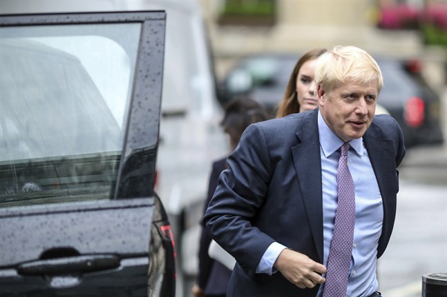 Boris Johnson, här fotograferad den 18 juni, är favorittippad att efterträda Theresa May som partiledare för Konservativa partiet.