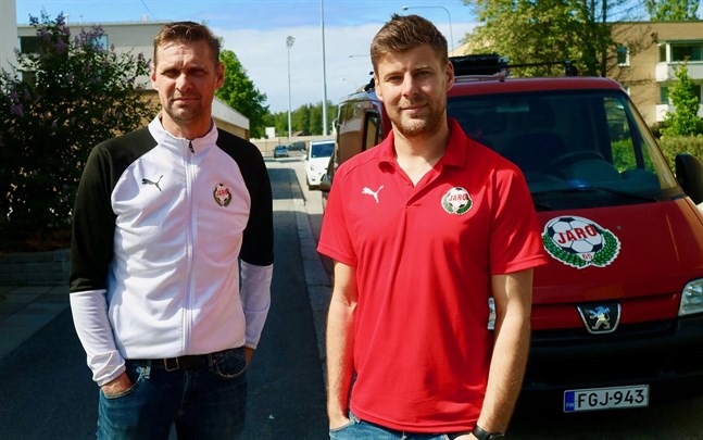 Jarotränaren Niklas Käcko får igen tillgång till Jonas Emet på mittfältet.
