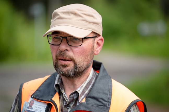 Ahti Räinä säger att olovligt fällda träd på stadens mark tyvärr inte är ovanliga. Men endast i ungefär en tredjedel av fallen är det uppsåtligt.