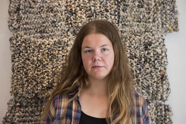 "Närmare jord" heter den utställning som Sara Sundqvist just nu visar på Galleri Bruno i Bennäs.
