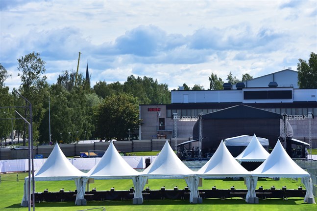 Centralplanens gräsmatta täcks inte in på fredagens rockkonsert.