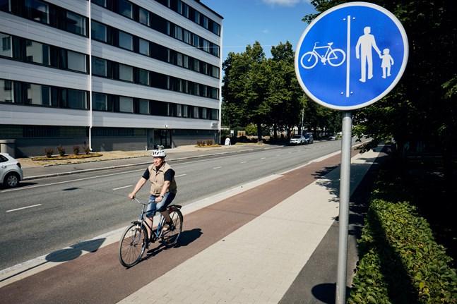Snart ska Vasas gator och cykelvägar vara renspolade från smuts, sand och grus.