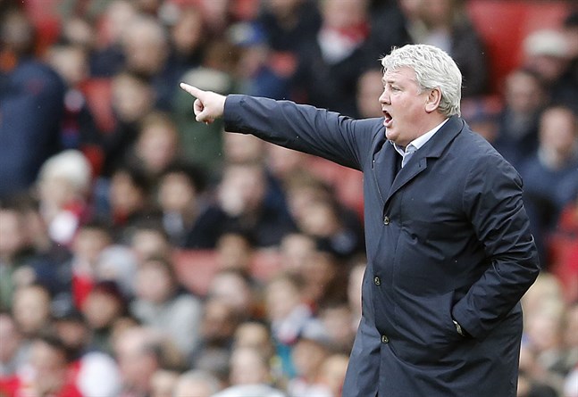 Steve Bruce, som tidigare tränat bland andra Hull, tar över Newcastle efter Rafael Benitez.