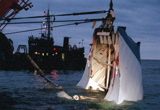 Över tusen anhöriga krävde att två företag skulle stå till svars för olyckan på Östersjön år 1994. Av dem var omkring 40 finländare. Enligt den franska domstolen är företagen inte skadeståndsskyldiga.