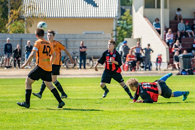 Match mellan Såka och FC Sääripotku i Kokkola Cup 2019.