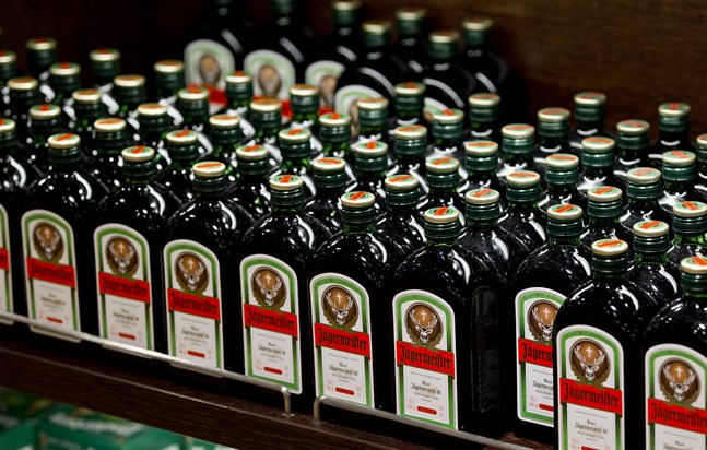 Jägermeister i en taxfreebutik på flygplatsen i Oslo. Arkivbild.