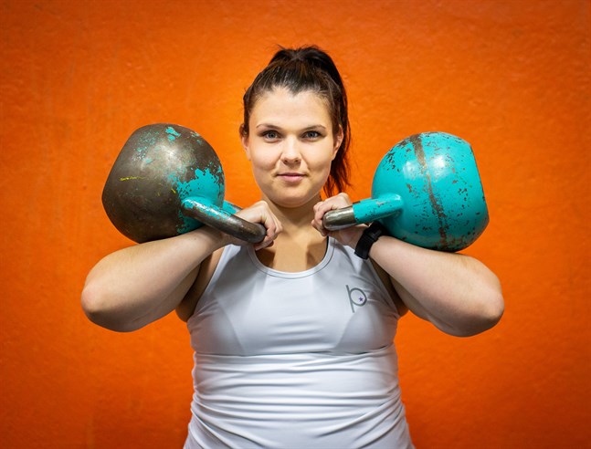 Fanny Indola hoppas kunna inspirera kvinnor till träning med guiden.
